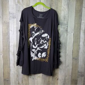 Torrid Size 4(4X)(26) Roses Classic Fit Cotton Slashed Neck Long Sleeve Slashed